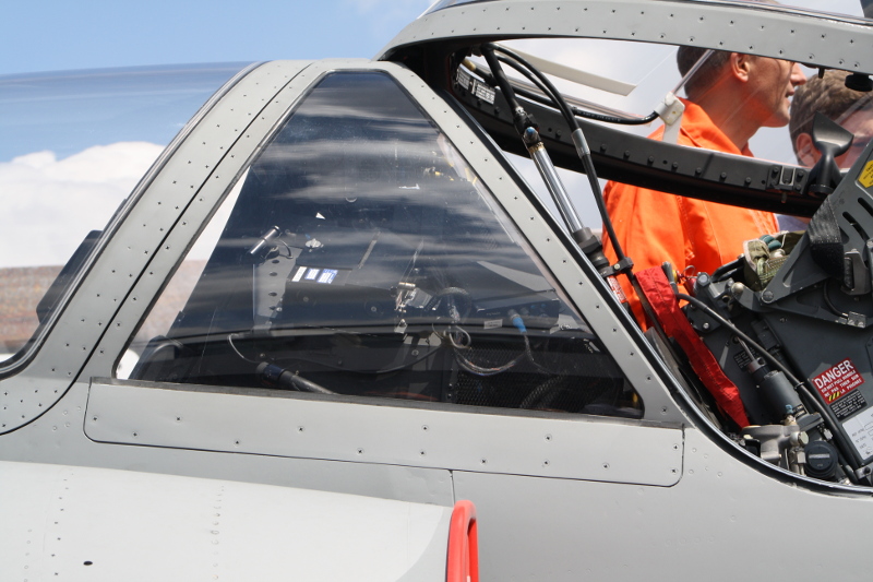 Canopy middle details photo for Mirage2000D plastic Model Kit 