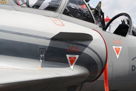 Mirage 2000D right carriage wing detail 