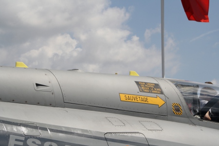 Mirage 2000D dorsal antenna's dtailled photos for Mirage2000D plastic model kit
