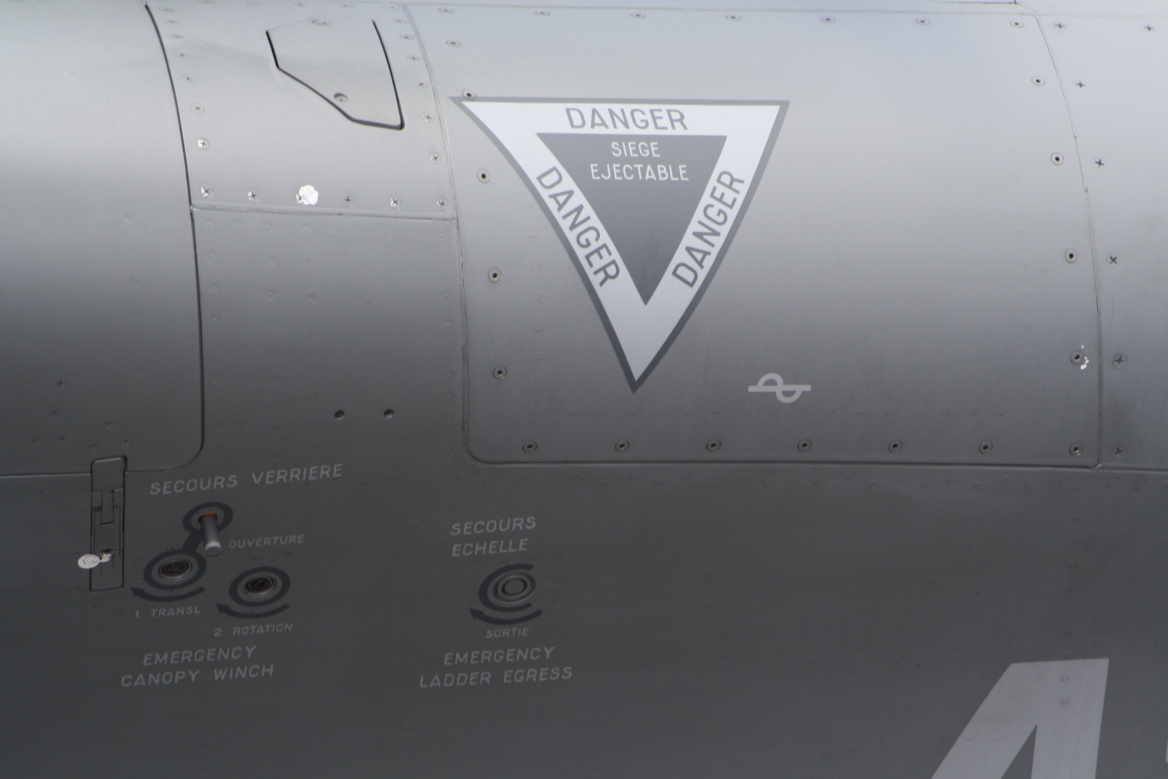  rafale_marine_emergency_canopy_button