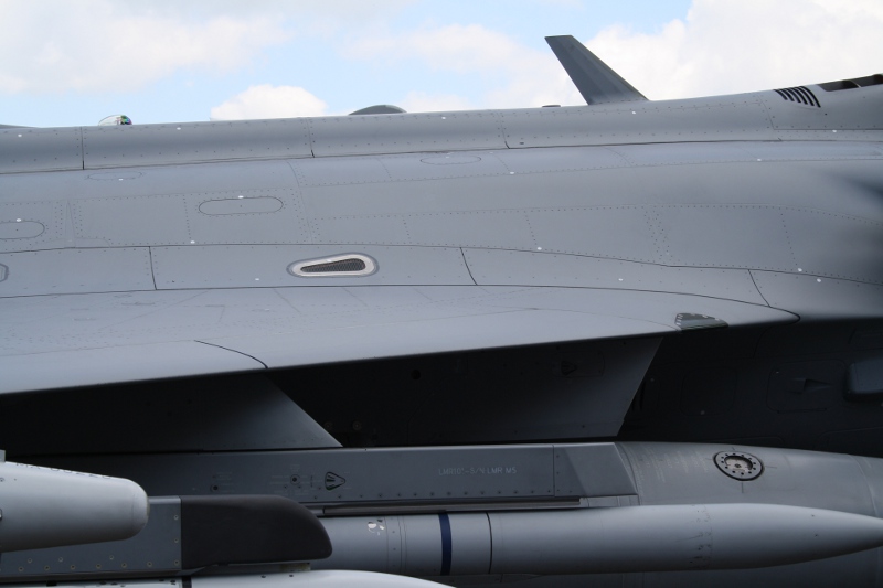 Rafale M dorsal detailled antenna