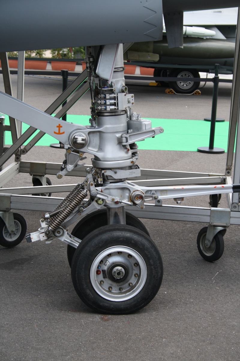  Rafale Marine landing gear