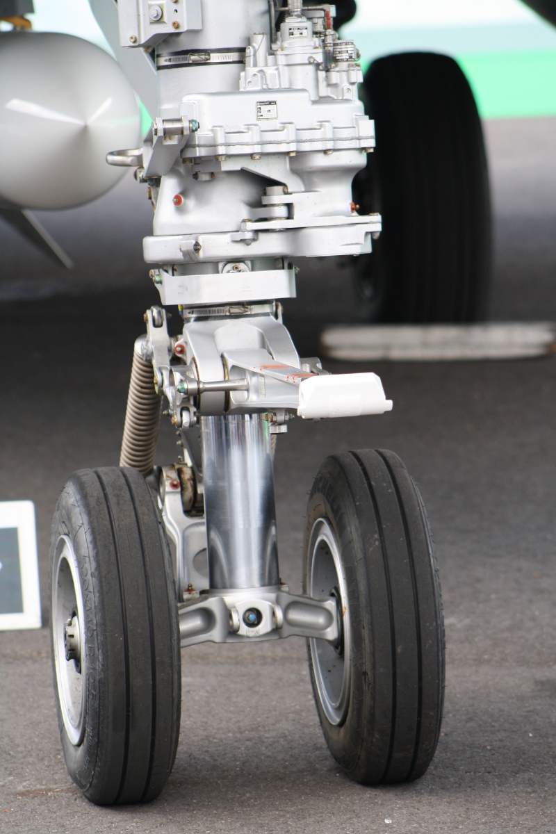  Rafale Marine front landing gear photos